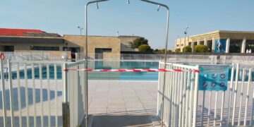 Cerrada la piscina de Villares al volver a defecar en ella por sexta vez este verano