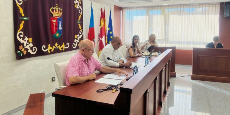 Villares invertirá 400.000€ en la renovación de la rotonda de los supermercados en el polígono y la reforma del parque de la Cruz