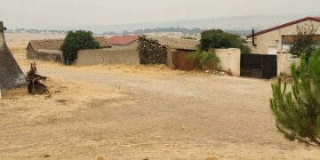 Vecinos de Coquilla de Huebra denuncian el abandono del acceso a la pedanía: “Las empresas de corresponsalía y alimentación han dejado de venir”