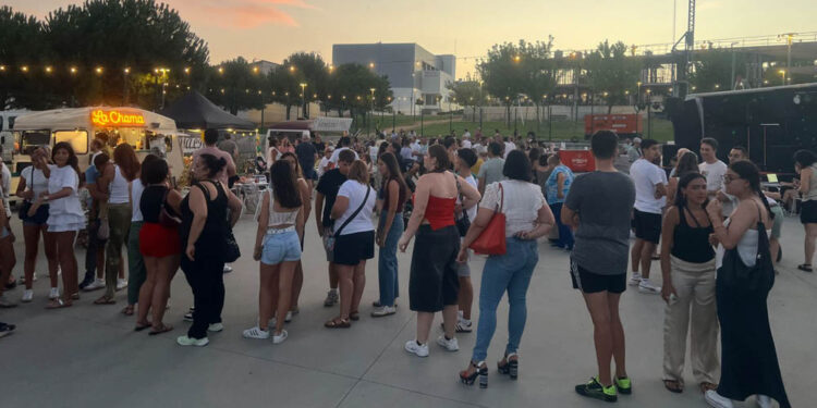 Éxito de la I Feria de Food Trucks de Aldeatejada