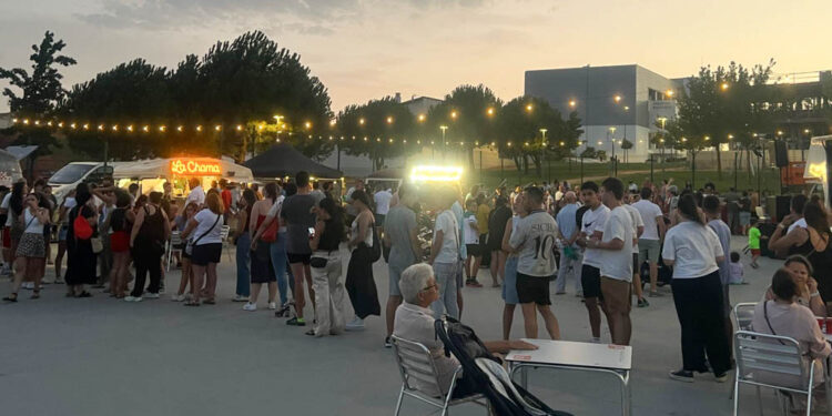 Éxito de la I Feria de Food Trucks de Aldeatejada