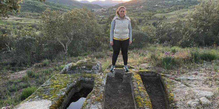 Santibáñez de la Sierra crea la Ruta de las Tumbas Antropomorfas