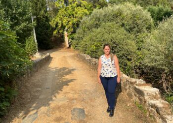 Santibáñez de la Sierra limpia y desbroza el arroyo Saltillo con una ayuda de la Diputación de 9.000€