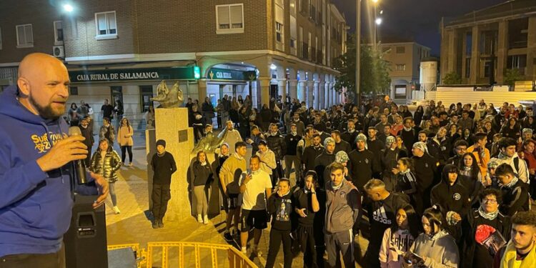 El ‘survival zombie’ vuelve a Carbajosa para divertir y aterrorizar a medio millar de personas