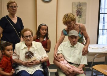 Carbajosa homenajea a sus vecinos más longevos, Herminia Marcos y Alejandro Vicente, de 94 años