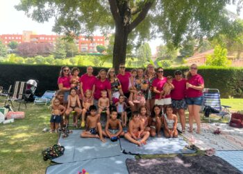 Carbajosa reparte 1.500 raciones de paella solidaria en un caluroso día festivo