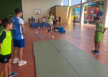 Pequeños campeones en la VII Olimpiada de Atletismo de las fiestas de Castellanos
