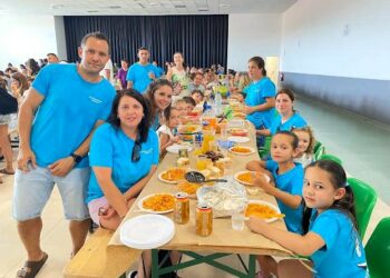Doñinos celebra su concurso de cócteles y la gran comida compartida con 400 vecinos y peñistas