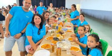 Doñinos celebra su concurso de cócteles y la gran comida compartida con 400 vecinos y peñistas