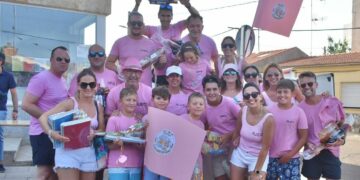 Doñinos inaugura sus fiestas con una jornada de premios, tobogán acuático y diversión entre espuma