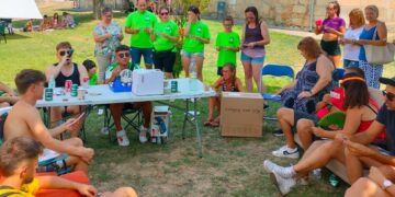 Original y divertido bingo de trasteros en Monterrubio con premios de objetos donados por los vecinos