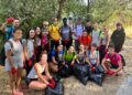 Una veintena de voluntarios recogen más de 60 kilos de residuos en las orillas del Tormes en Santa Marta