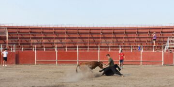 Santa Marta presencia cortes y buen ambiente en su última capea popular de las fiestas