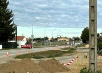 Dos personas heridas leves en un accidente entre un turismo y una furgoneta en Villamayor