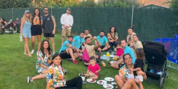 La parrillada de las peñas de Villamayor reúne a mil vecinos en la merienda de convivencia festiva