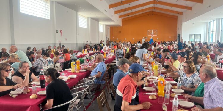 Disfraces, música, deporte y comida popular llenan las Fiestas Fin de Verano de Villares del 29 al 31