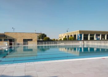 Un nuevo incidente vuelve a cerrar la piscina grande de Villares