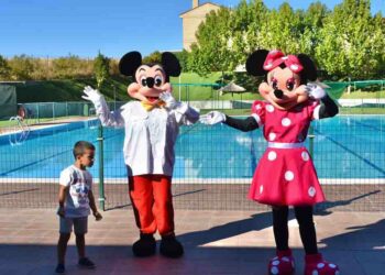 Las piscinas de Aldeatejada cierran su temporada de baño con una fiesta de fin de verano