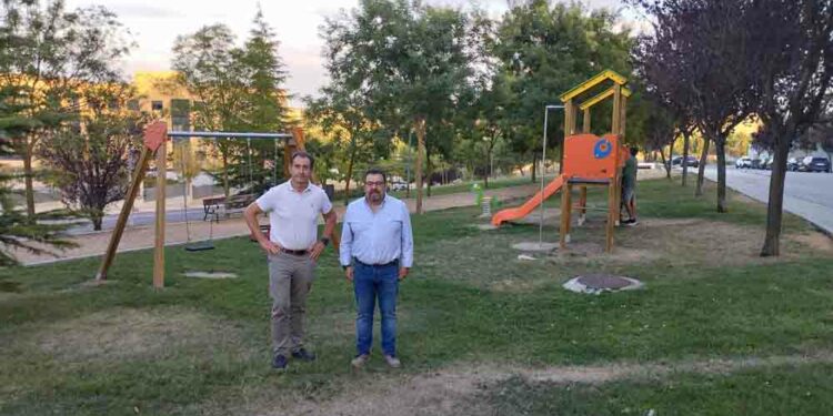 Aldeatejada suma un parque infantil más a las zonas de ocio y recreo de los más pequeños