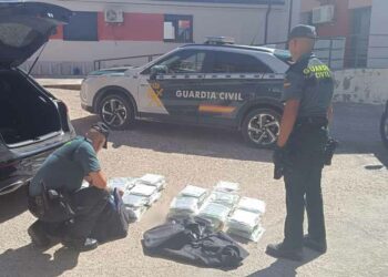 Detenido un joven de 27 años que transportaba 76,8 kilos de hachís en su vehículo