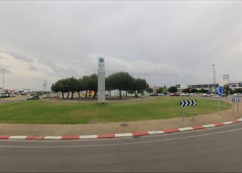 La instalación de luminarias con tecnología LED en varios puntos de Carbajosa permitirá reducir el consumo en un 42%