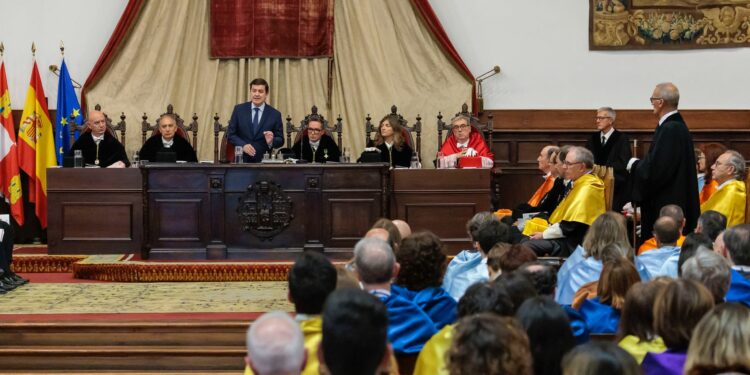 La Junta reafirma su compromiso con la Universidad en la apertura del curso académico