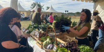 Apuesta por los productos ecológicos y naturales en el 4º mercado del centro de FP Lorenzo Milani