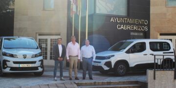 Cabrerizos incorpora dos vehículos 100% eléctricos al área de mantenimiento y servicios municipales con fondos del DUS-5000
