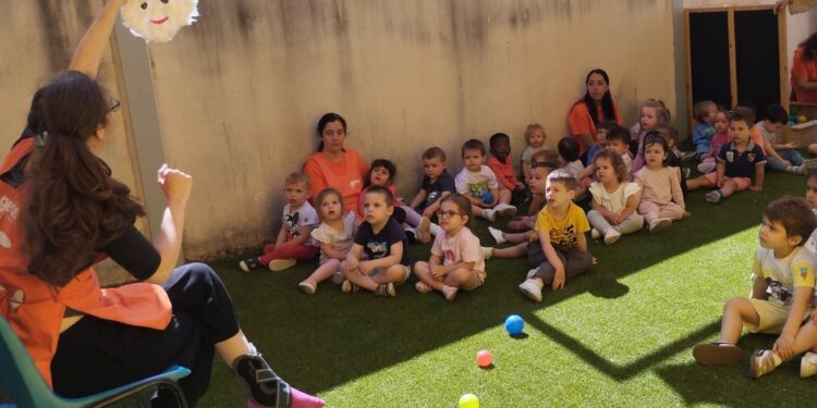 Comienzan los bebecuentos y cuentacuentos del nuevo curso que se trasladan a la Escuela Infantil Municipal