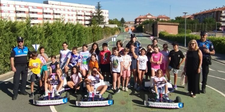 Más de 60 escolares de Santa Marta inauguran la Semana de la Movilidad con los karts en el circuito infantil de tráfico
