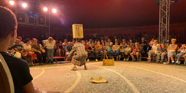 ‘Volatiritormes’ cierra el telón con un nuevo lleno absoluto con los equilibrios y expresiones faciales de ‘Calor’