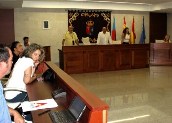 Villares da luz verde a 380.000 euros del remanente para cubrir la subida de costes de servicios básicos como abastecimiento de agua y retirada de residuos