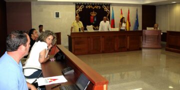 Villares da luz verde a 380.000 euros del remanente para cubrir la subida de costes de servicios básicos como abastecimiento de agua y retirada de residuos