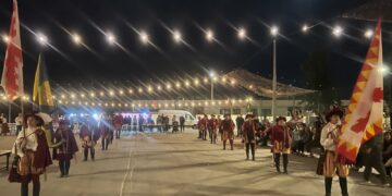 El pregón del Duque de Alba y la llegada de las tropas inician las XII Vísperas Nupciales en Aldeatejada