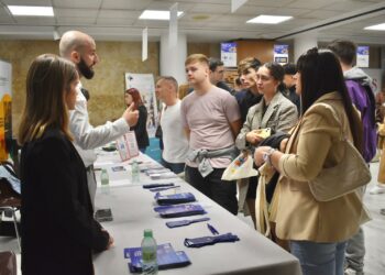 Arranca la Feria de Empleo de Salamanca con más de 60 empresas: “Es un espacio muy productivo para contactar contratantes y buscadores de empleo”