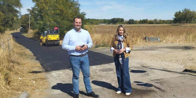 El Ayuntamiento da respuesta a la demanda de los vecinos y acondiciona y asfalta el camino Las Vegas