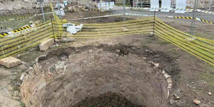 Las obras del Portillo de San Vicente muestran un pozo de nieve y restos del convento benedictino