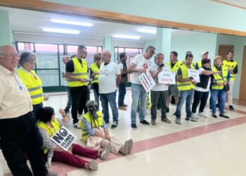 La plataforma ‘Cuidamos Villamayor’ impugnará la modificación urbanística aprobada por Doñinos que «aumentará la producción y los problemas de olores» de la fábrica de grasas