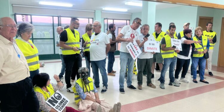 La plataforma ‘Cuidamos Villamayor’ impugnará la modificación urbanística aprobada por Doñinos que «aumentará la producción y los problemas de olores» de la fábrica de grasas