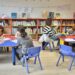 Doñinos convierte su biblioteca en un mundo fantástico literario con los ‘Inventores de Personajes’