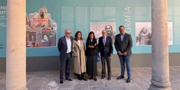 La Diputación muestra la exposición de collages realizados por Carmen Martín Gaite