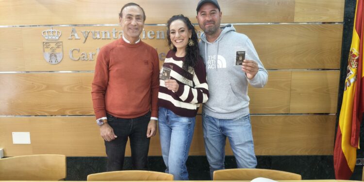 Carbajosa homenajea a su vecino Chema Sánchez por llevar el nombre del municipio por el mundo