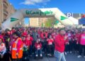 Miles de personas se unen a la marea roja de Aviva en su XVI marcha de los 1.000 pasos
