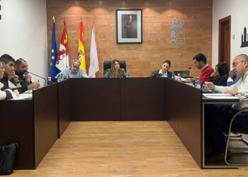 Castellanos actualiza la tasa de recogida de basura y modifica la ordenanza de consumo de agua para bonificar los casos de fugas no detectables