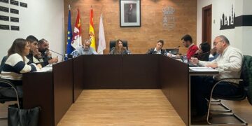Castellanos actualiza la tasa de recogida de basura y modifica la ordenanza de consumo de agua para bonificar los casos de fugas no detectables