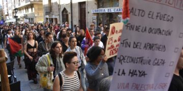 Los estudiantes salmantinos llenan las calles en contra del “falso acuerdo de paz” en Palestina: “Gaza será la tumba del sionismo”