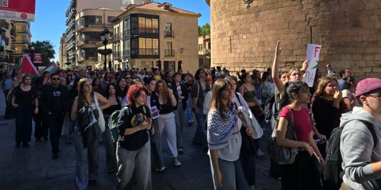 Los estudiantes salmantinos alzan la voz para pedir paz y libertad para Palestina