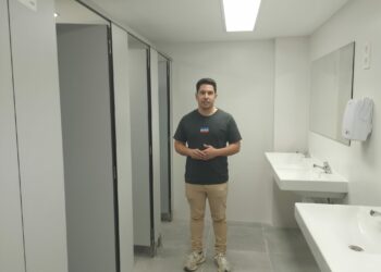 Santa Marta acomete la reforma integral de los baños del pabellón municipal de deportes ‘Fay’