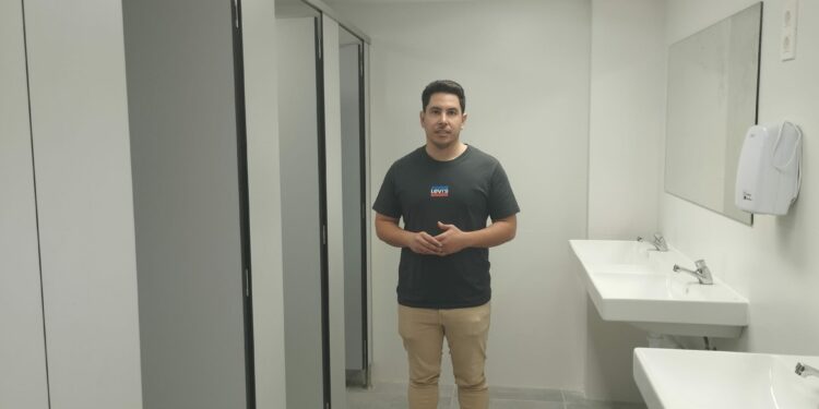 Santa Marta acomete la reforma integral de los baños del pabellón municipal de deportes ‘Fay’