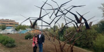 Santa Marta amplía la ‘Ruta de Arte Emboscado’ con ‘Bandada’, una gran escultura en el paseo fluvial Francisco Bernis